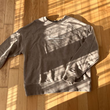 Beiger Pullover