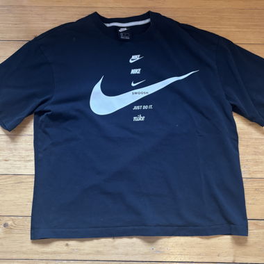 T-shirt Nike