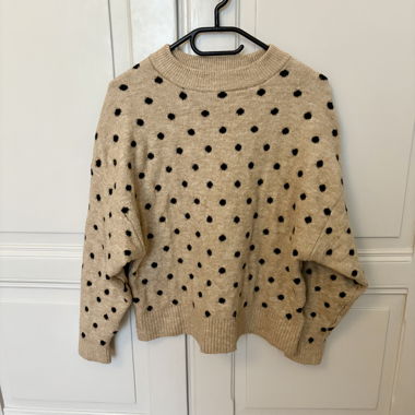 Polka-dot Sweater 
