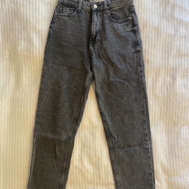 Graues Jeans