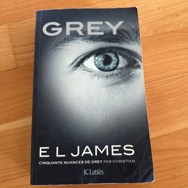 Grau / E L James