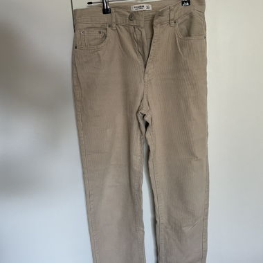 Beige Cordhose Pull&Bear