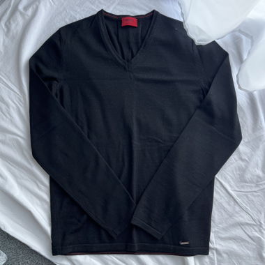 Pullover in merino nero Hugo Boss