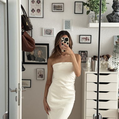 Abito midi bianco senza spalline