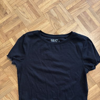 Schwarzes Crop Shirt