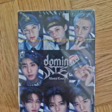 Stray Kids Dominate Photocards