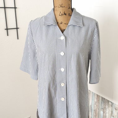 Blusa a maniche corte a righe