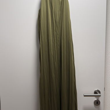Abito plissettato verde oliva