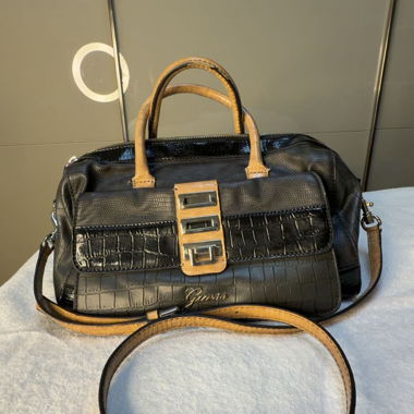 Guess chic vintage Y2K bag black and beige
