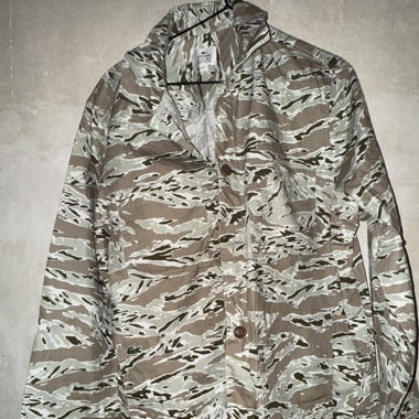 Lacoste L!VE Camo-Jacke – Neu, ungetragen
