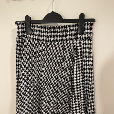Mini Rock schwarz weiss mit falten