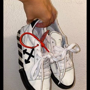 Off White Sneaker