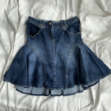 ruffled denim skirt / jupe en jeans à volants 