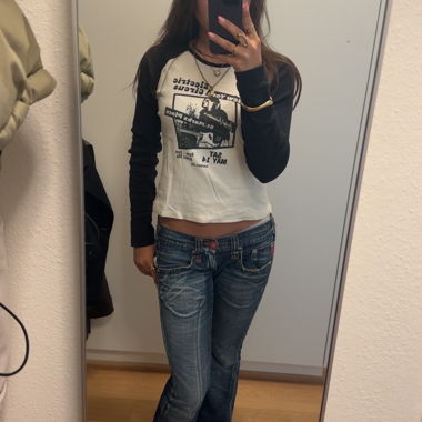 Y2K Long-Sleeve Shirt