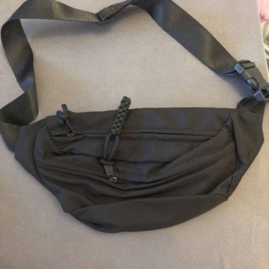 Schwarze Bauchtasche