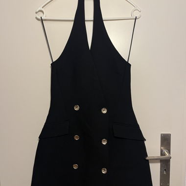 Abito nero Zara con scollatura Neckholder