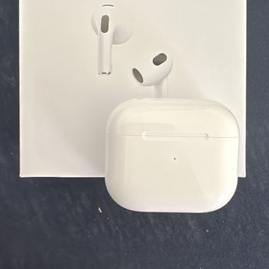 AirPods 3