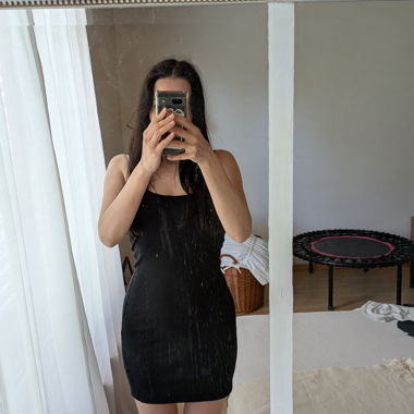 Robe noire en coton moulante