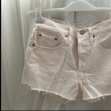 Levis Shorts Ecru
