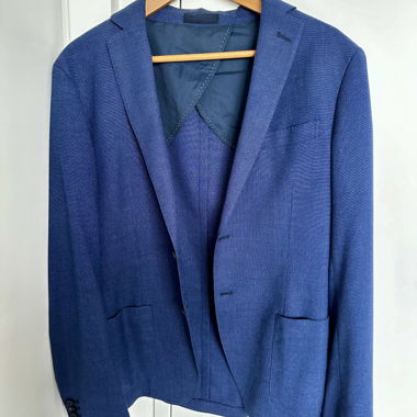 Blauer Anzug
