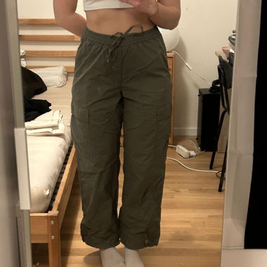 Kakifarbene Cargo-Hose