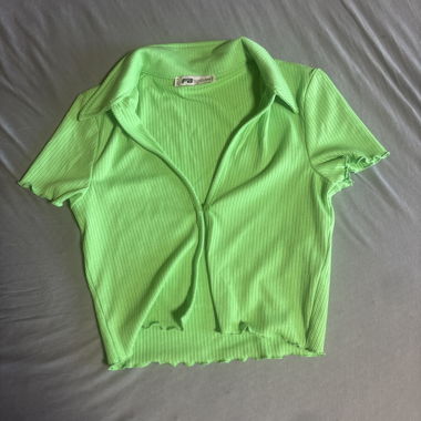 Top corto a maniche corte verde neon