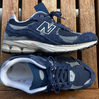 New Balance 2002R Sneakers