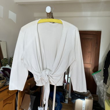 white cotton wrap top