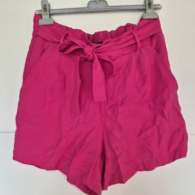 Shorts roses d’AMISU