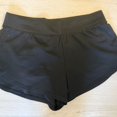 Kurze Sporthosen für Mädchen
