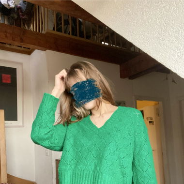 Cute green sweater 