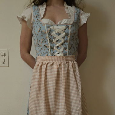 Dirndl avec blouse