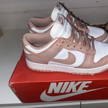 NIKE dunk low rose