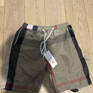 Burberry-Shorts
