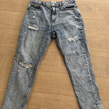 Pantaloni lunghi blu con buchi