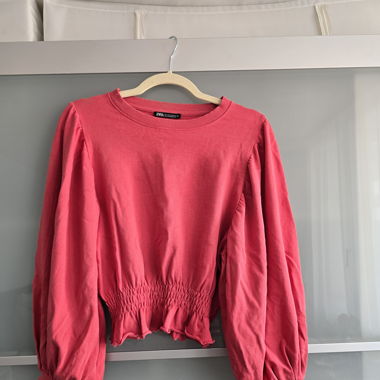 Süsser Pullover mit Ballon Ärmel und Raffungen