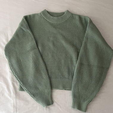 Salbeigrüner Pullover
