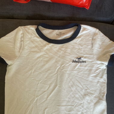 Hollister T-Shirt