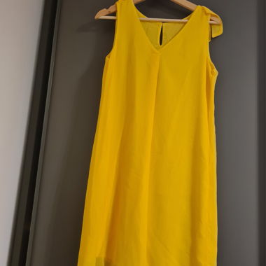 Vestito giallo carino