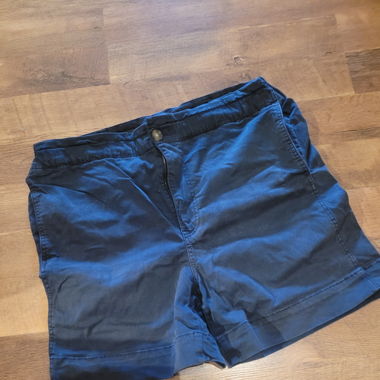 Short in twill