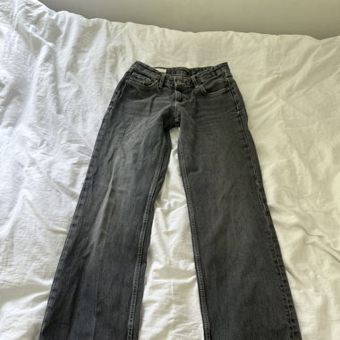 staight leg low waist jeans