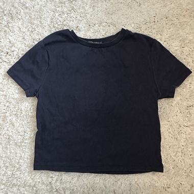 Dunkelblaues T-shirt