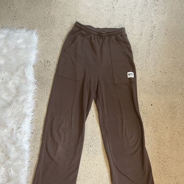 Brown sweatpants, NYC