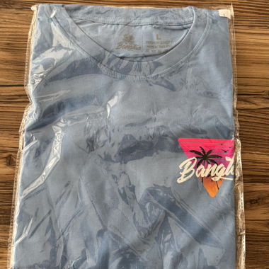 T-shirt blu con grafica