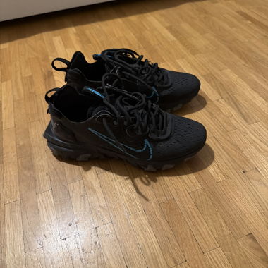 Nike React nero e blu
