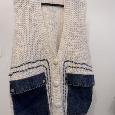 Sleeveless vest