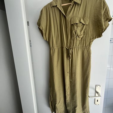 VERO MODA Kleid oliv XS