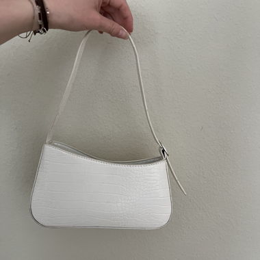 white shoulder bag