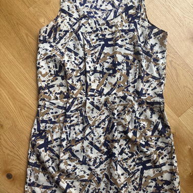 Robe imprimé bleu beige et blanc cassé