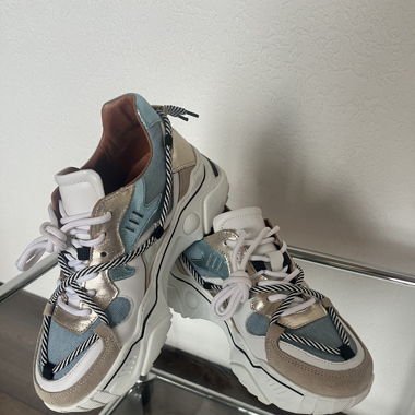 DWARS Sneakers